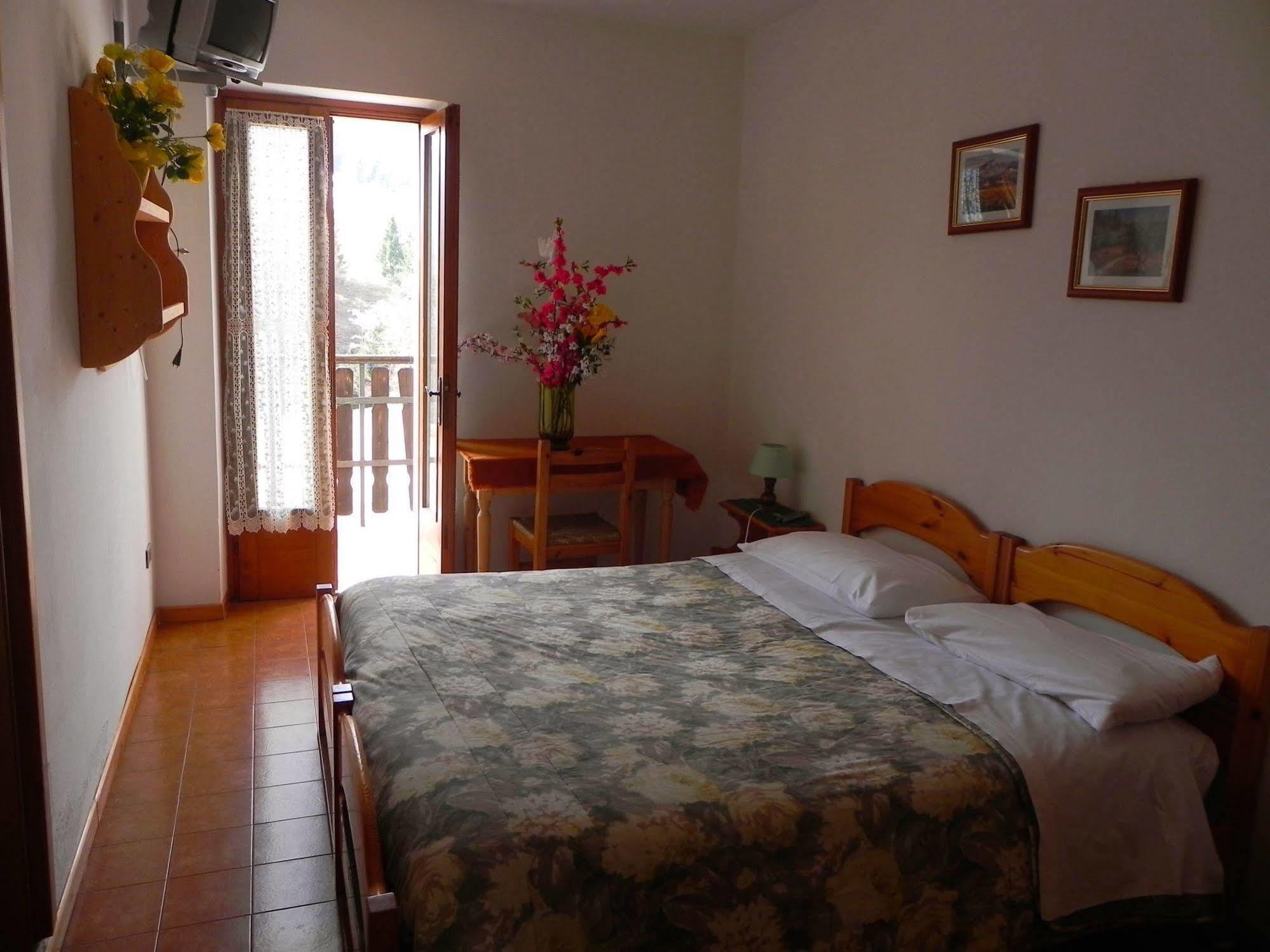 Rifugio Monte Baldo Otel Avio Dış mekan fotoğraf