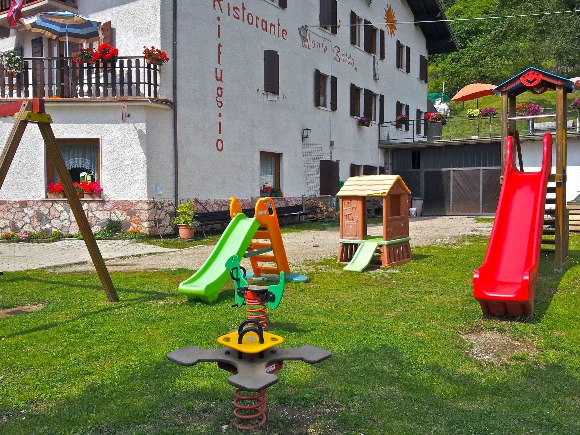 Rifugio Monte Baldo Otel Avio Dış mekan fotoğraf