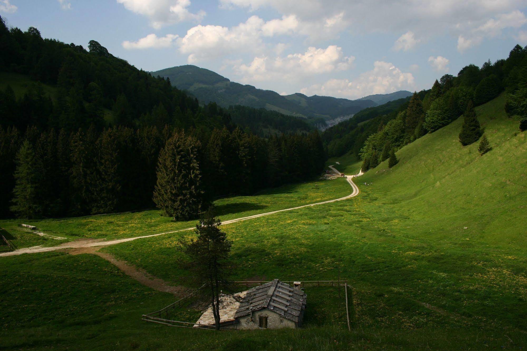 Rifugio Monte Baldo Otel Avio Dış mekan fotoğraf
